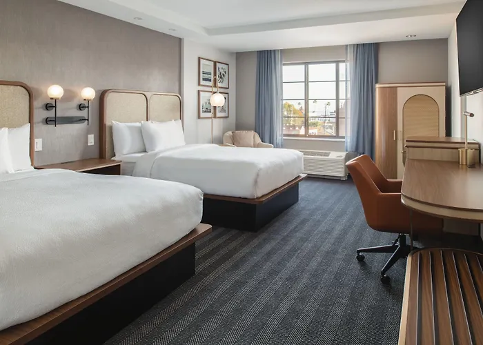 Courtyard By Marriott Santa Cruz